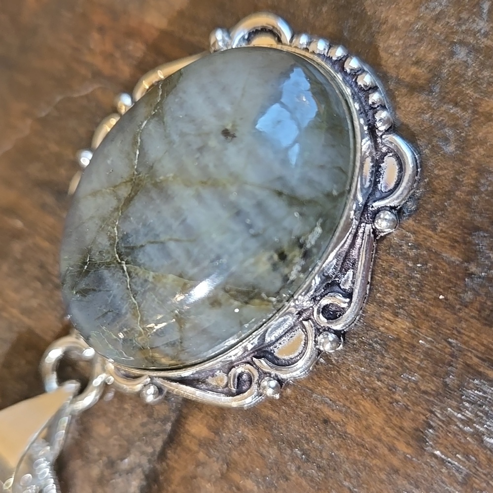 Labradorite Pendant - Picture 3 of 6